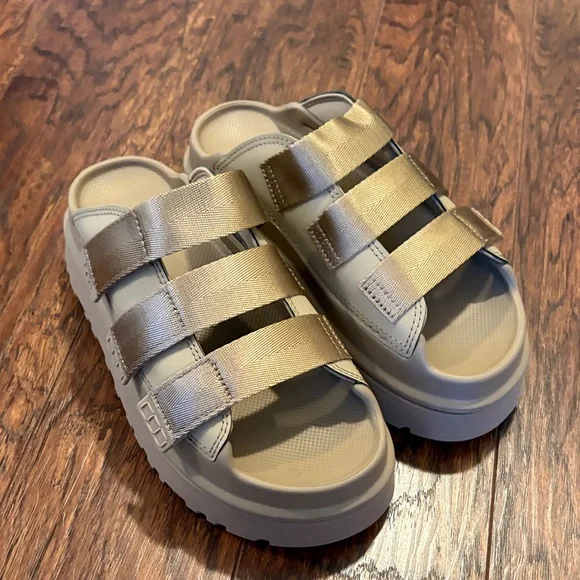 UGG Goldenglow slide - Picture 1 of 5